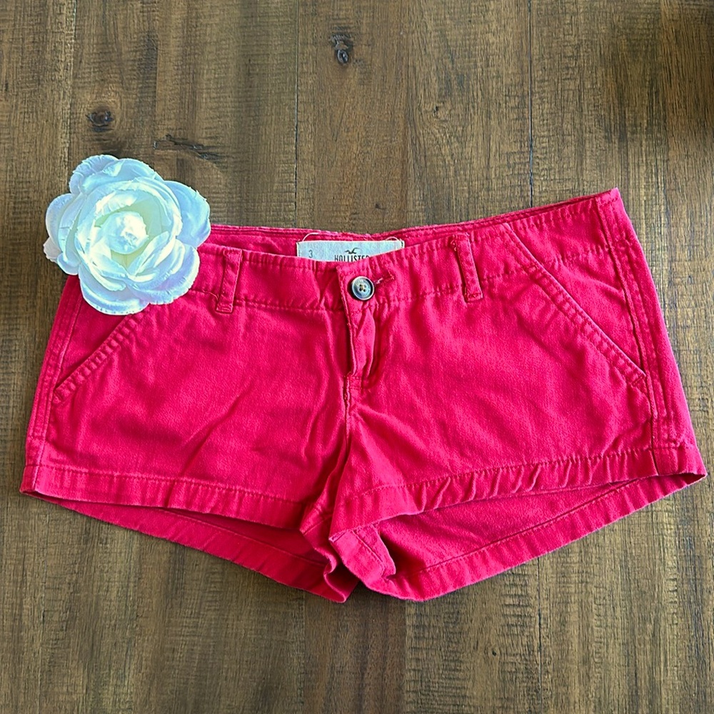 Hollister distressed jean shorts in size 3